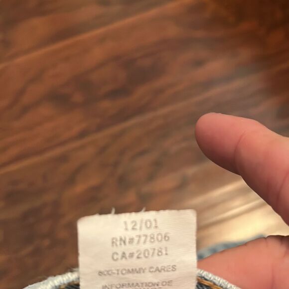 Vintage Tommy Hilfiger Tommy Jeans Blue Distressed Denim Shorts - Picture 9 of 10